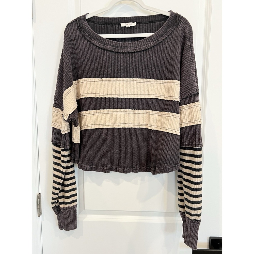 NEW POL Long Sleeve Cropped Boho Top Charcoal Women's Size XL Smiley Face